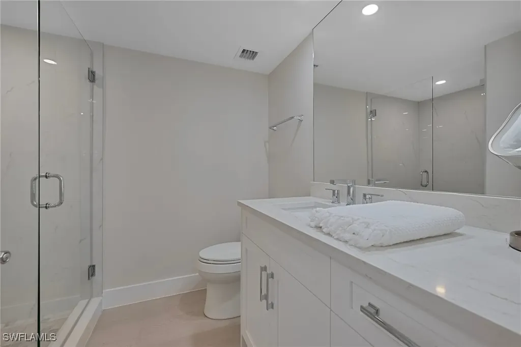 57 High Point Circle W Naples FL 34103