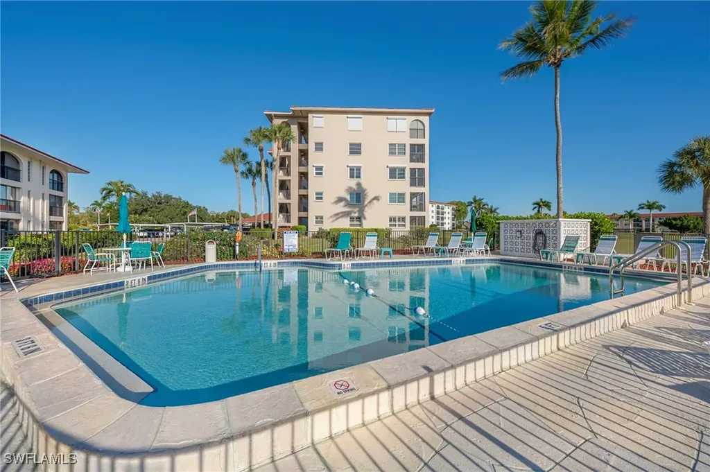 57 High Point Circle W Naples FL 34103