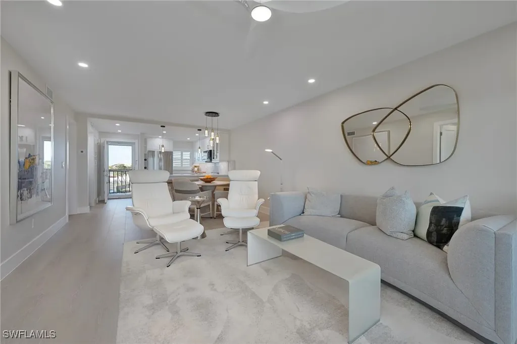 57 High Point Circle W Naples FL 34103