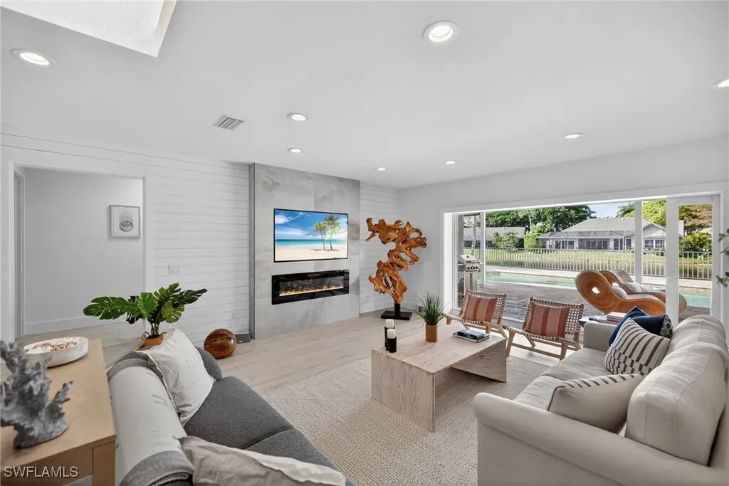 2341 Mayfield Court Naples FL 34105