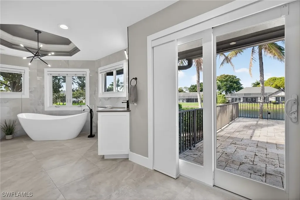 2341 Mayfield Court Naples FL 34105