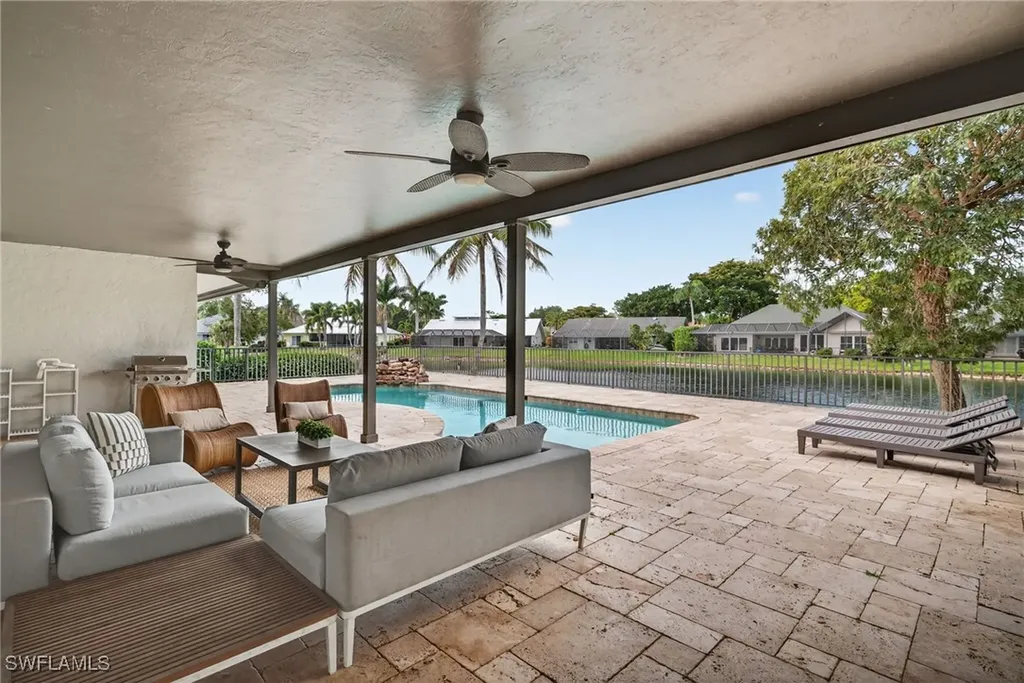 2341 Mayfield Court Naples FL 34105