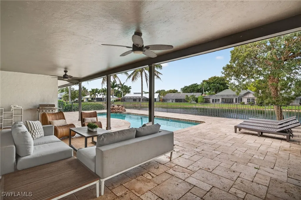 2341 Mayfield Court Naples FL 34105