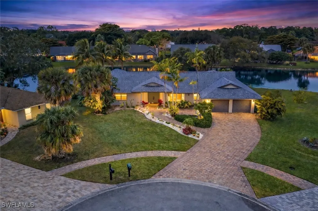 2341 Mayfield Court Naples FL 34105