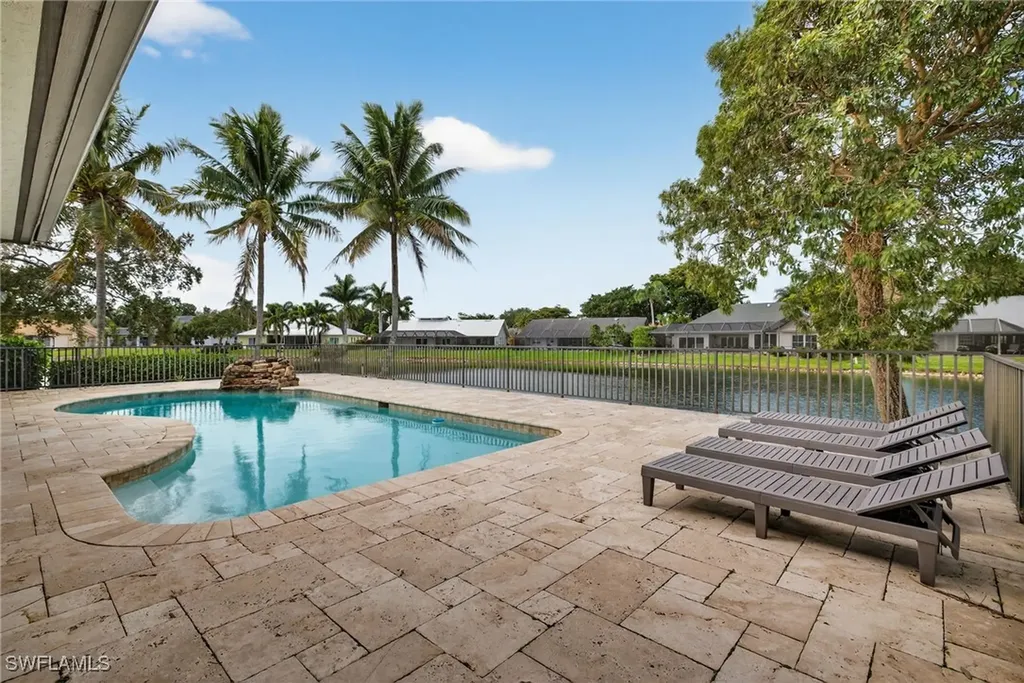 2341 Mayfield Court Naples FL 34105