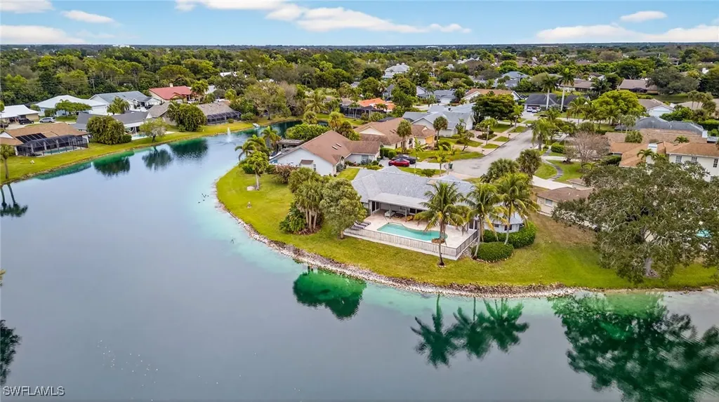 2341 Mayfield Court Naples FL 34105