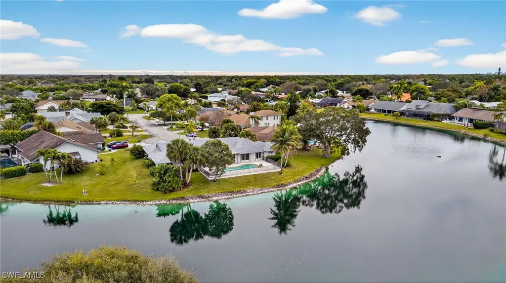 2341 Mayfield Court Naples FL 34105