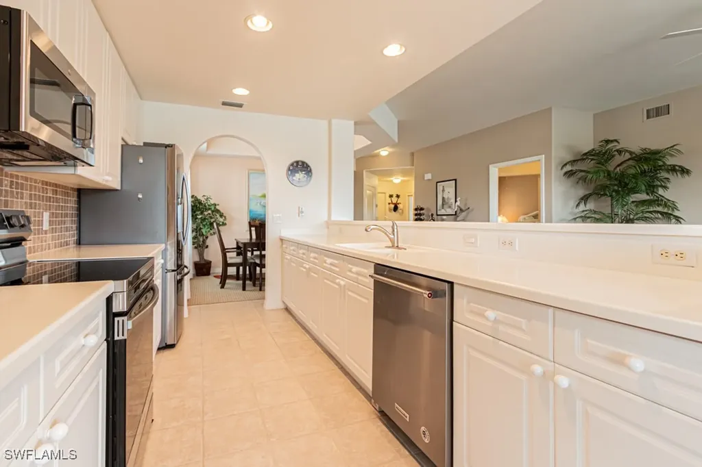 2029 Crestview Way Naples FL 34119