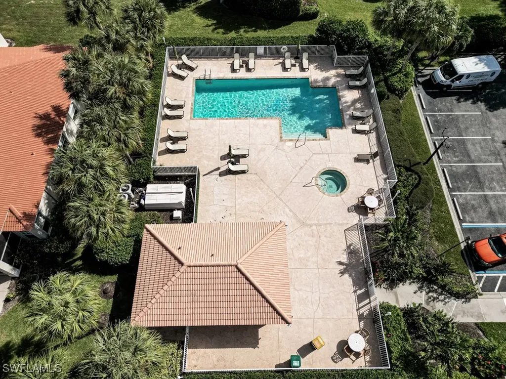 2029 Crestview Way Naples FL 34119