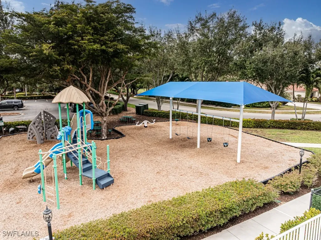 2029 Crestview Way Naples FL 34119