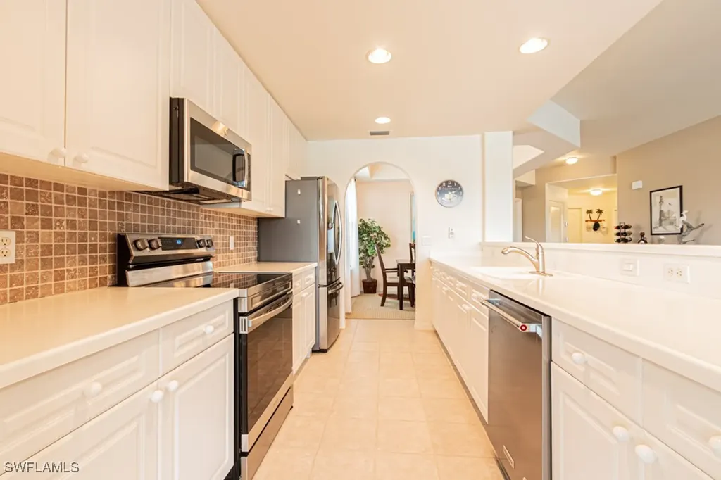 2029 Crestview Way Naples FL 34119