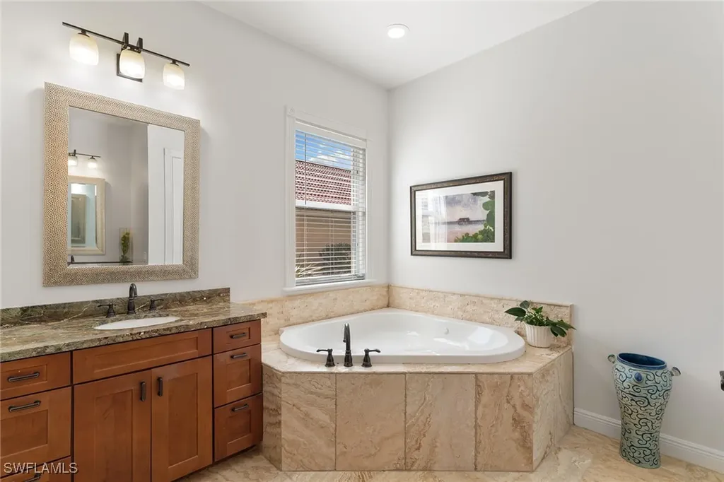 4778 Europa Drive Naples FL 34105