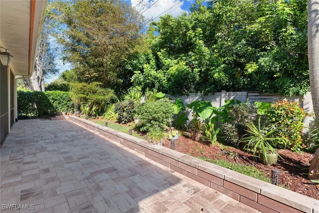 4778 Europa Drive Naples FL 34105