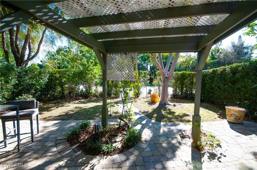1313 Solana Road W Naples FL 34103