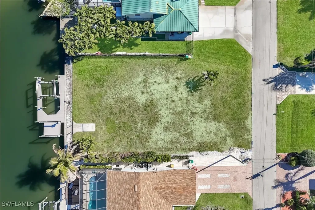 207 6th Street Bonita Springs FL 34134