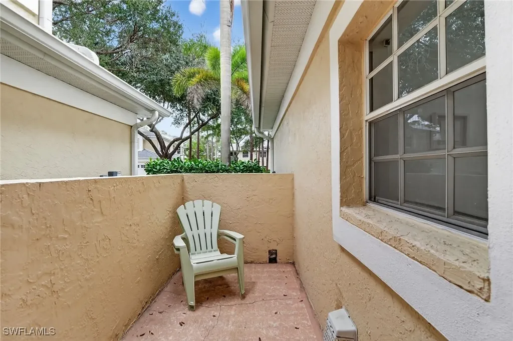 2827 Aintree Lane Naples FL 34112