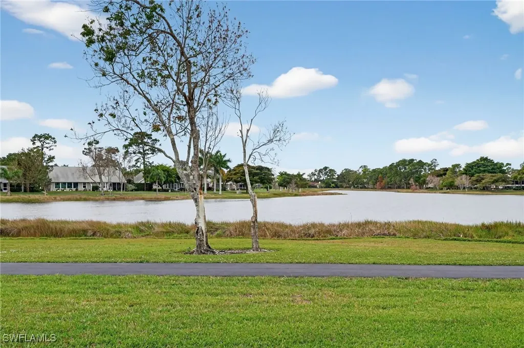 2827 Aintree Lane Naples FL 34112