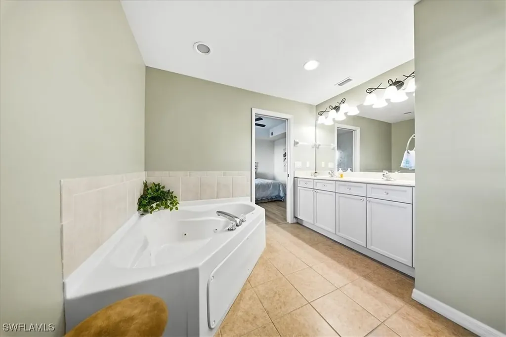 10041 Lake Cove Drive Fort Myers FL 33908