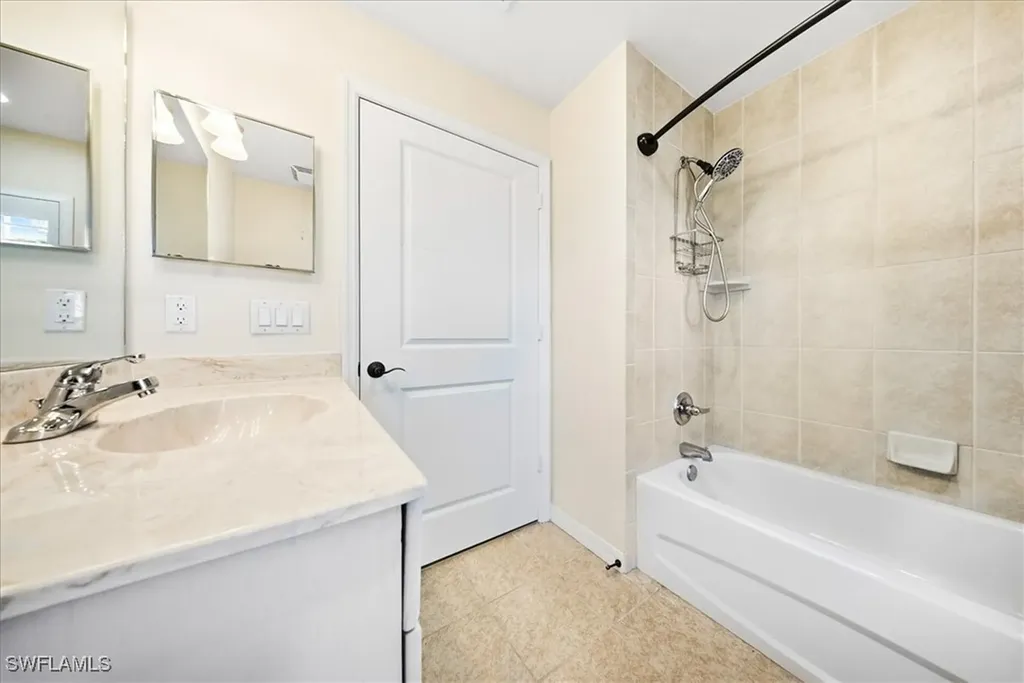 10041 Lake Cove Drive Fort Myers FL 33908