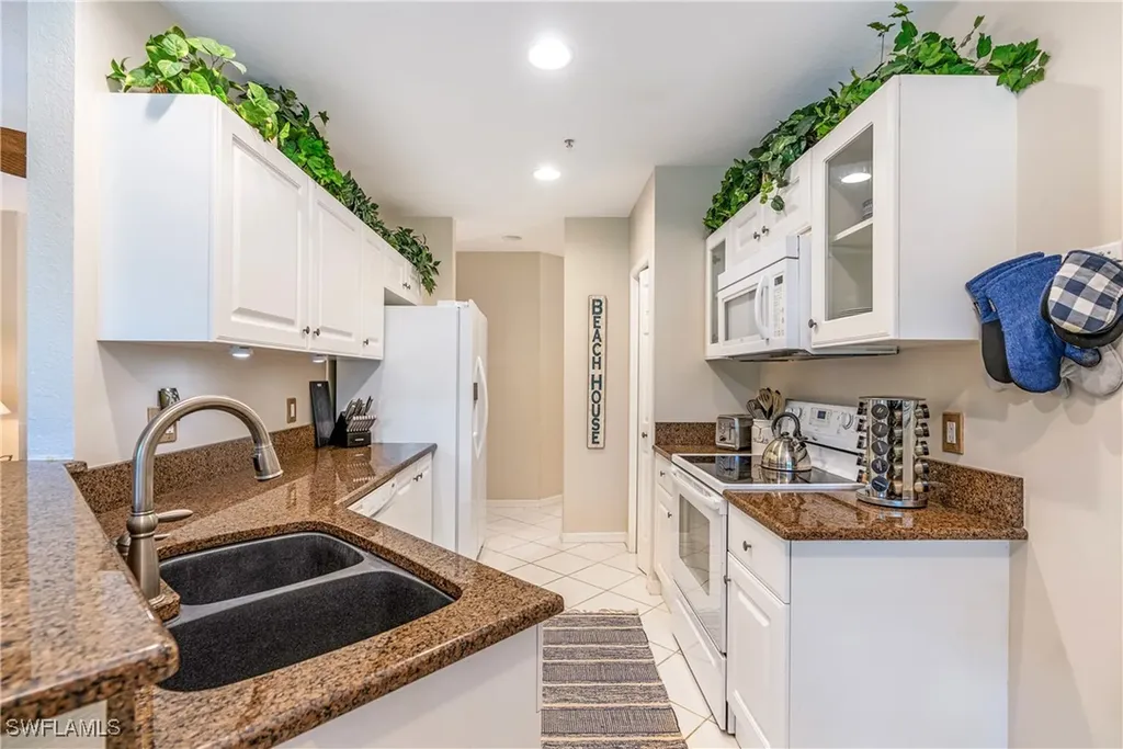4680 Hawks Nest Way Naples FL 34114