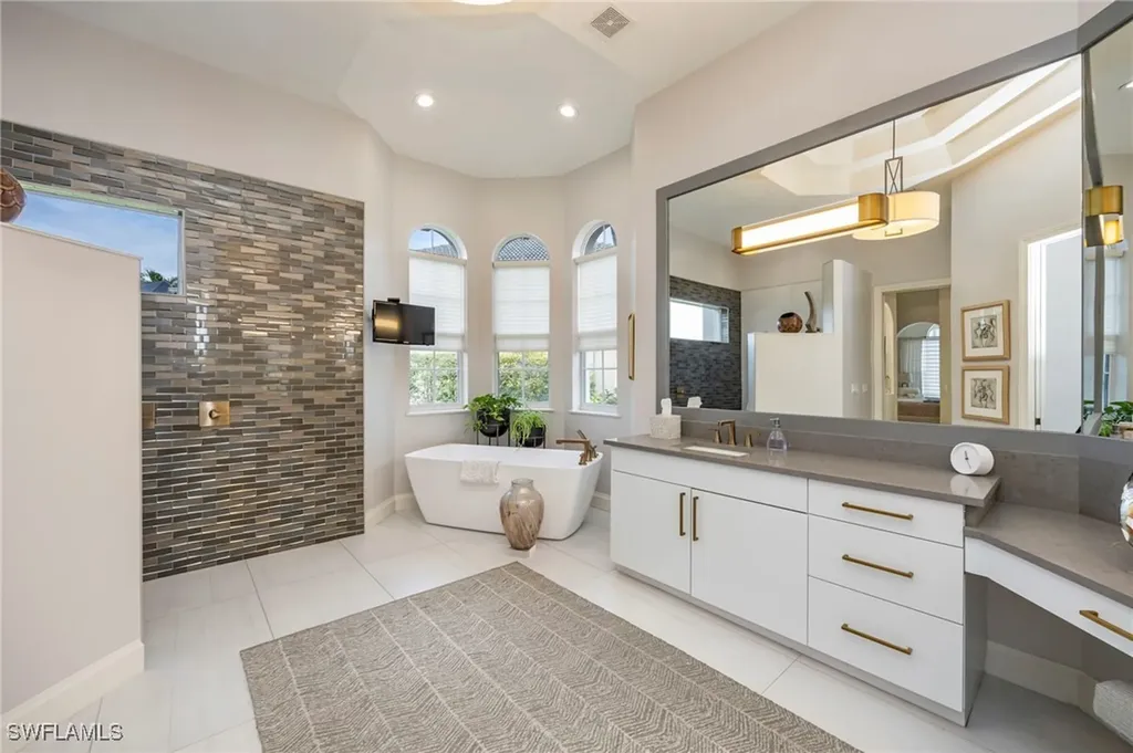 5851 Bromelia Court Naples FL 34119