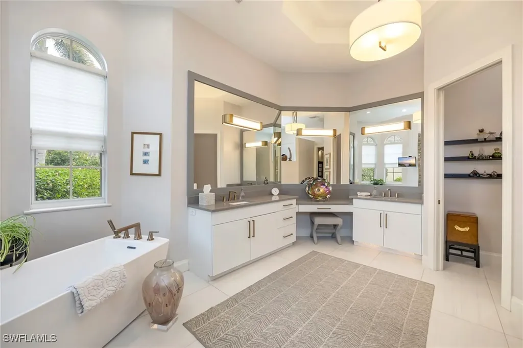 5851 Bromelia Court Naples FL 34119