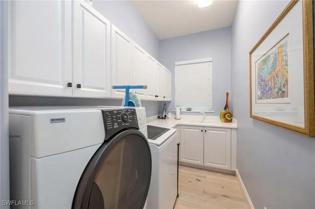 5851 Bromelia Court Naples FL 34119