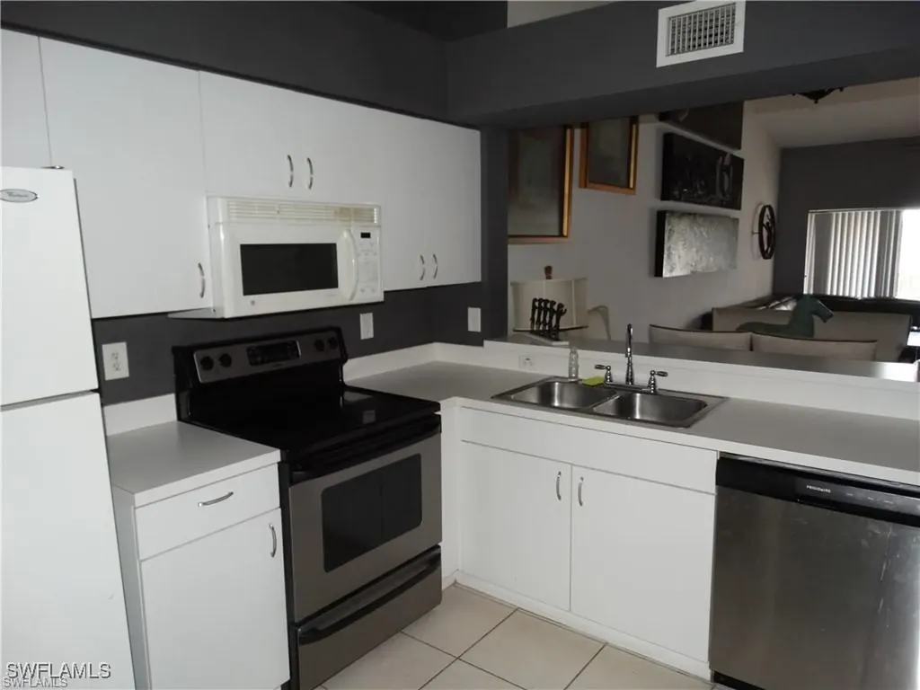3250 Cypress Glen Way Naples FL 34109