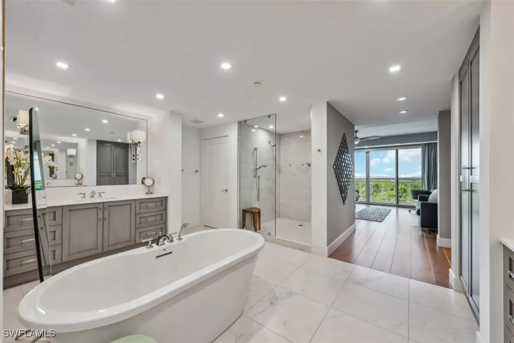 13915 Old Coast Road Naples FL 34110
