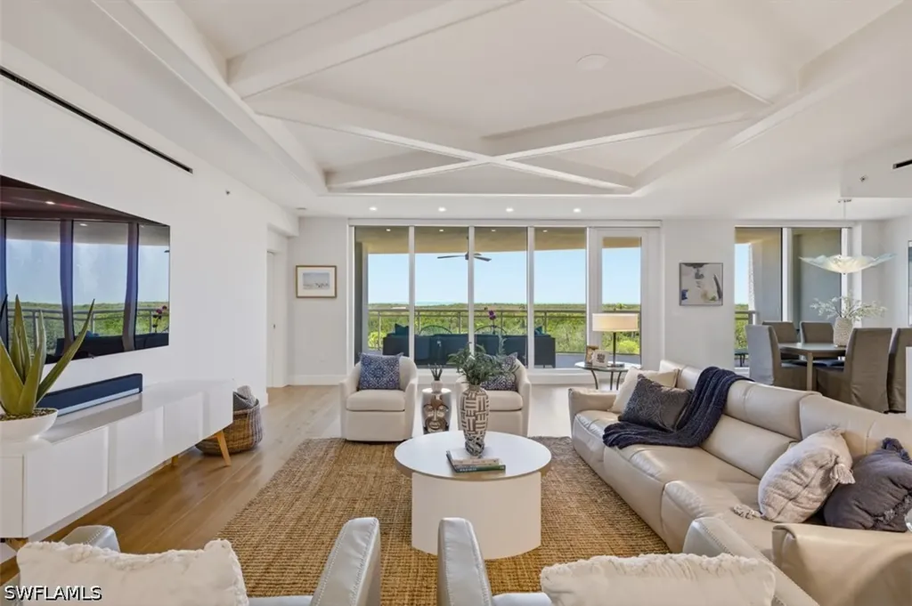 13915 Old Coast Road Naples FL 34110