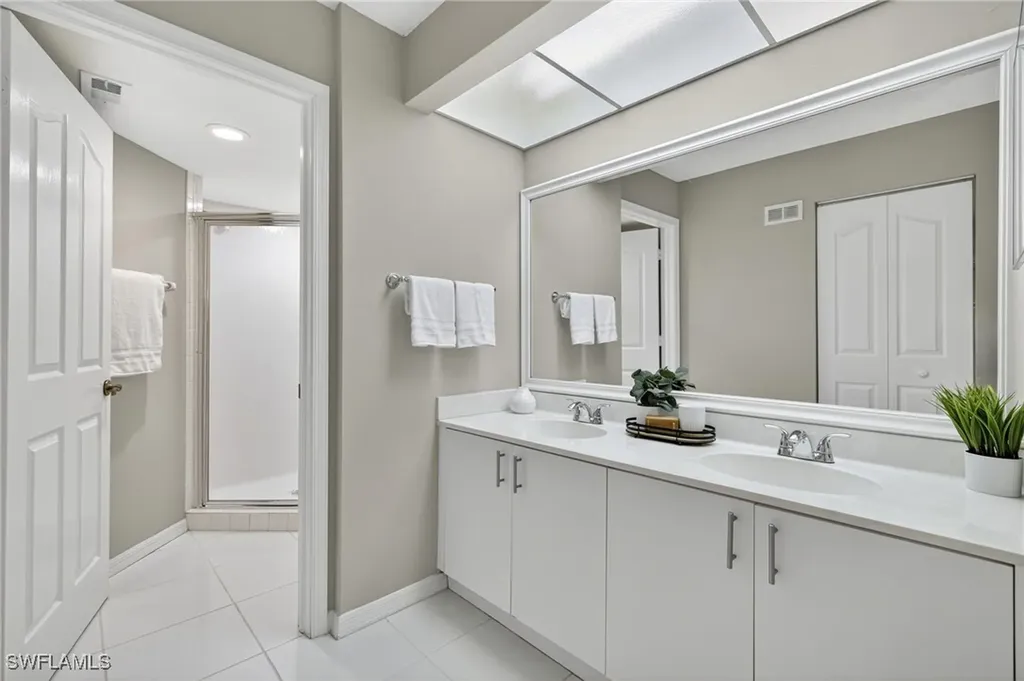 895 New Waterford Drive Naples FL 34104