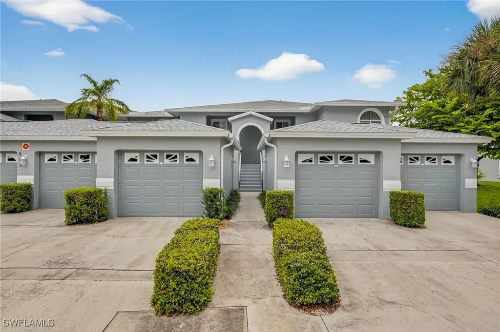 895 New Waterford Drive Naples FL 34104