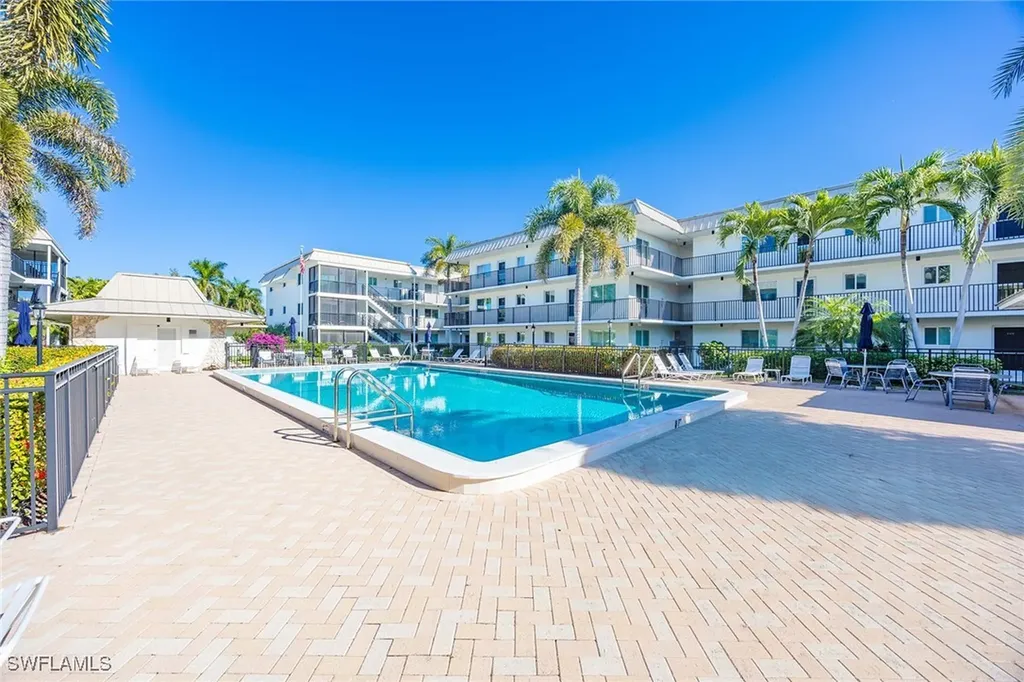 766 Central Avenue Naples FL 34102