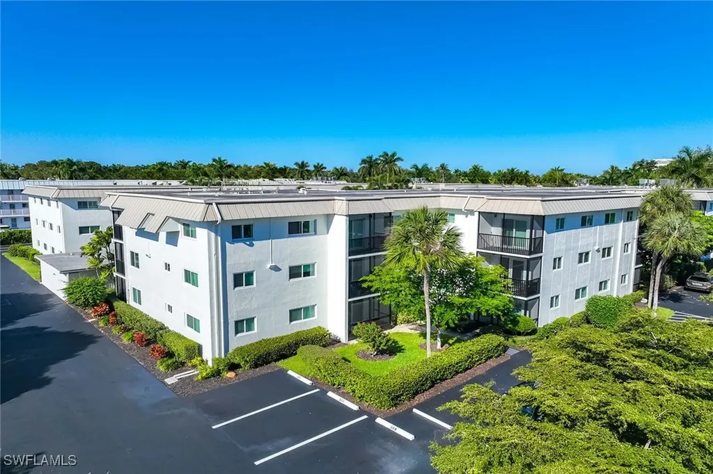 766 Central Avenue Naples FL 34102