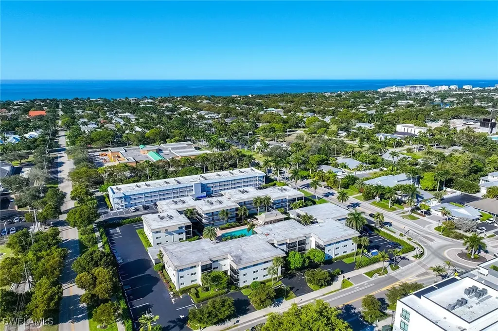 766 Central Avenue Naples FL 34102