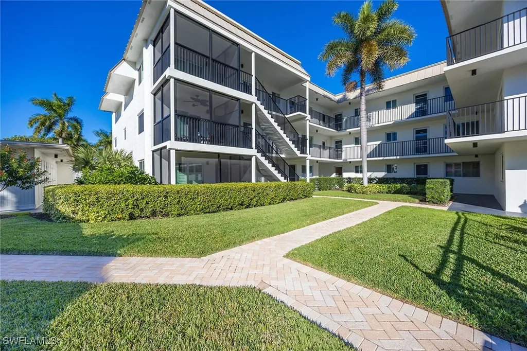 766 Central Avenue Naples FL 34102