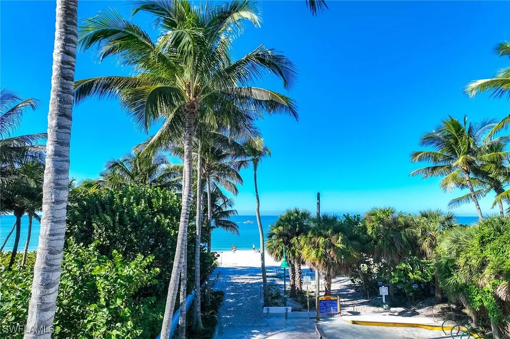 766 Central Avenue Naples FL 34102