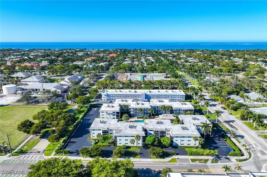 766 Central Avenue Naples FL 34102