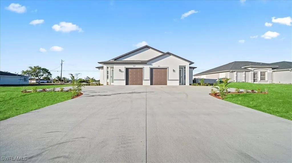 913/915 NE 15th Lane Cape Coral FL 33909