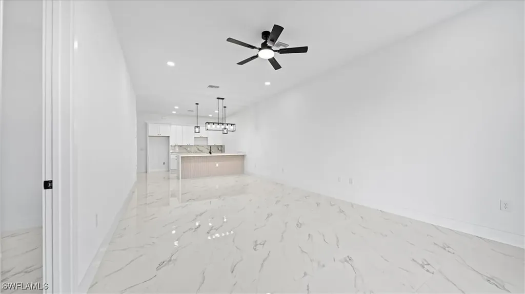 913/915 NE 15th Lane Cape Coral FL 33909