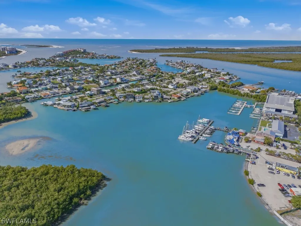 141 Pago Pago Drive E Naples FL 34113