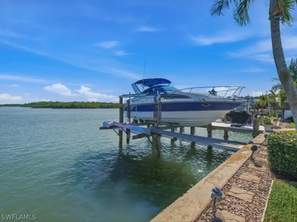141 Pago Pago Drive E Naples FL 34113