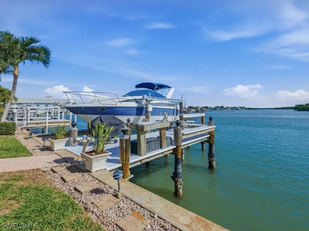 141 Pago Pago Drive E Naples FL 34113