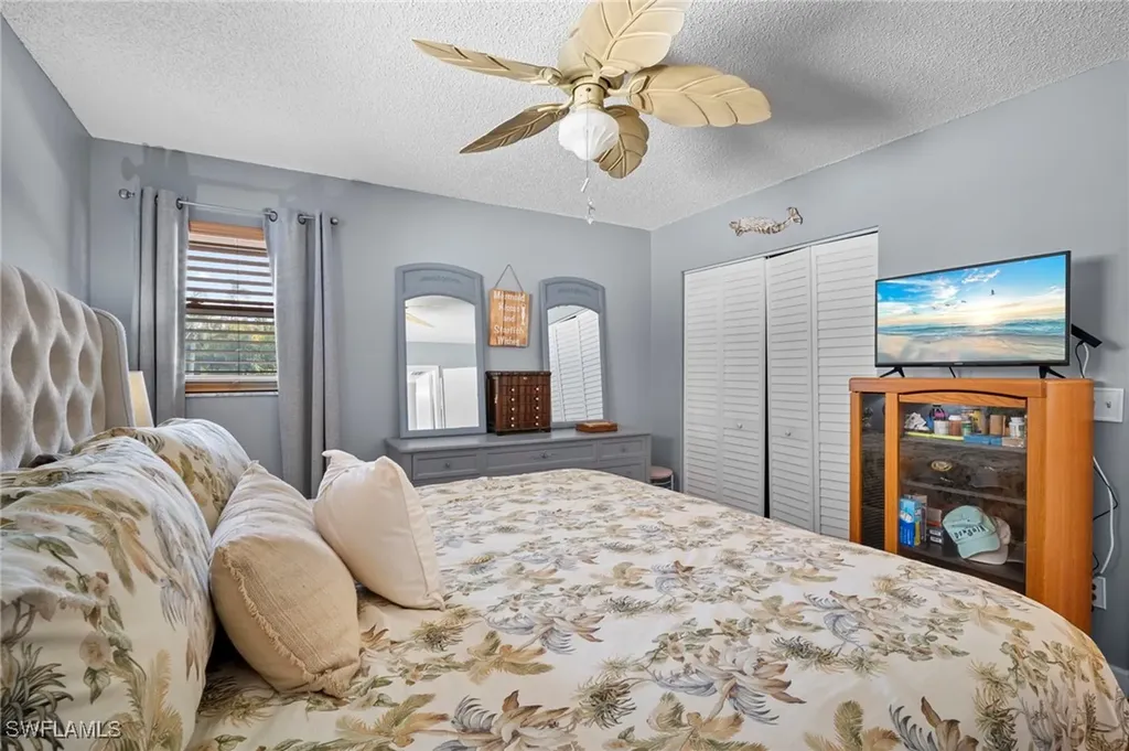 1155 Sandpiper Street Naples FL 34102