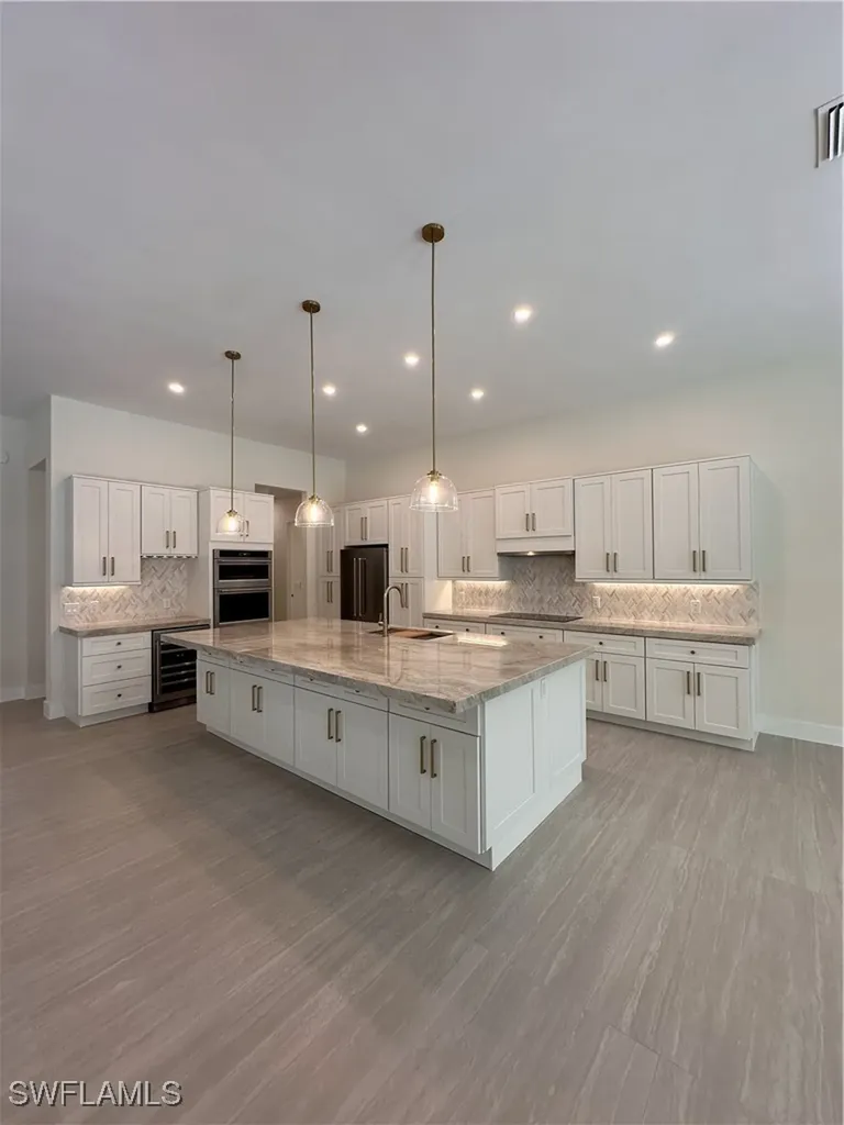 382 39th Avenue NE Naples FL 34120