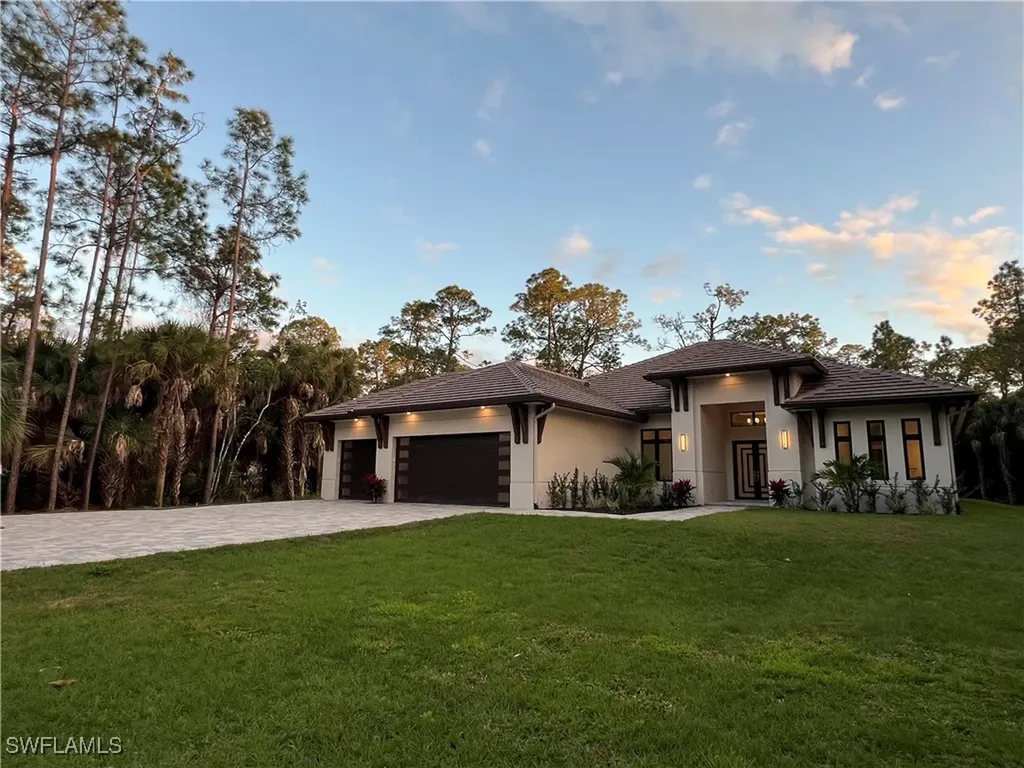 382 39th Avenue NE Naples FL 34120