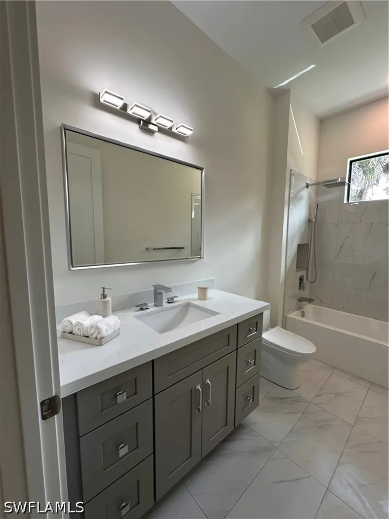 382 39th Avenue NE Naples FL 34120