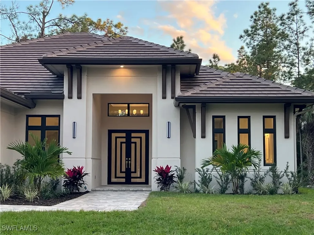 382 39th Avenue NE Naples FL 34120