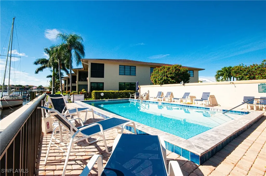 4001 SE 19th Place Cape Coral FL 33904