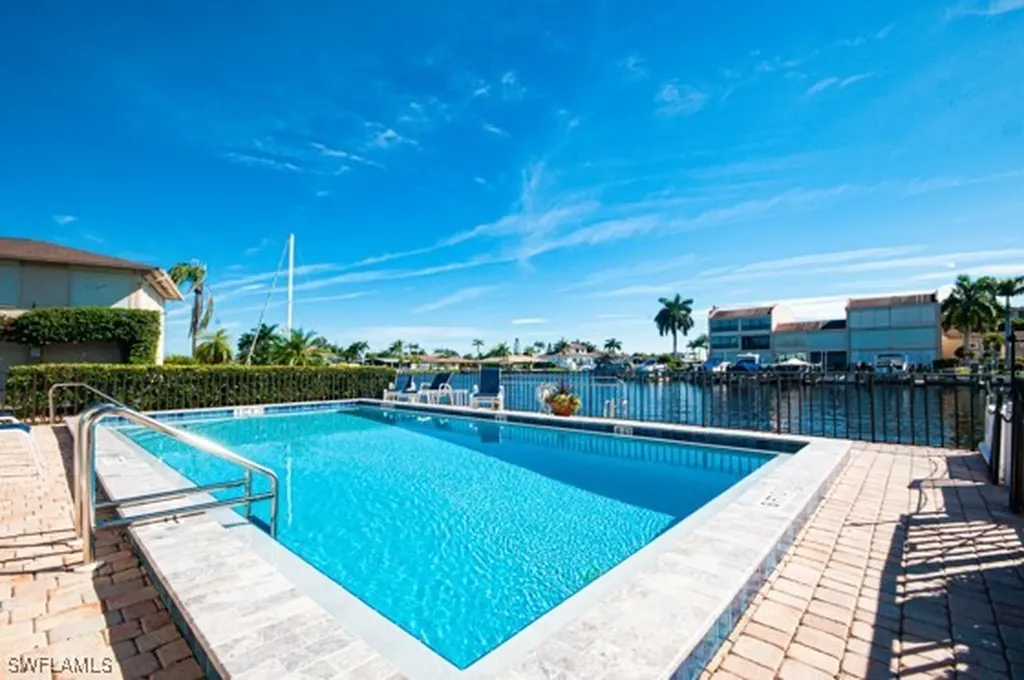 4001 SE 19th Place Cape Coral FL 33904